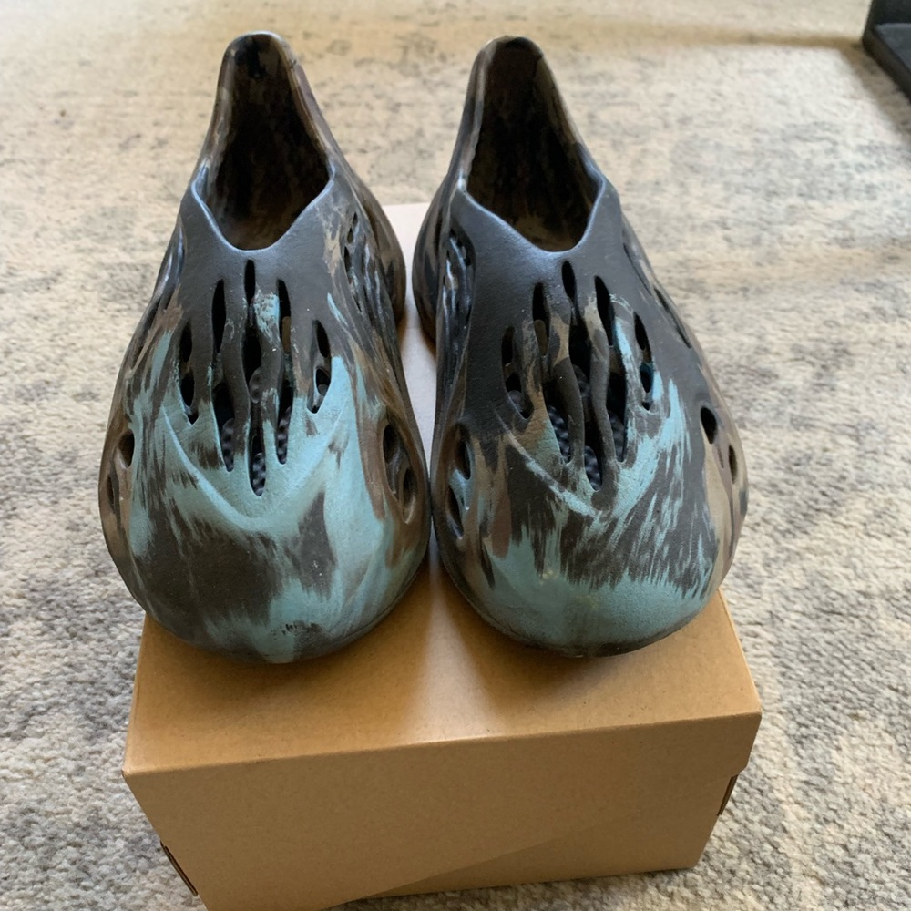 Yeezy Foam runners color MX Cinder size 10